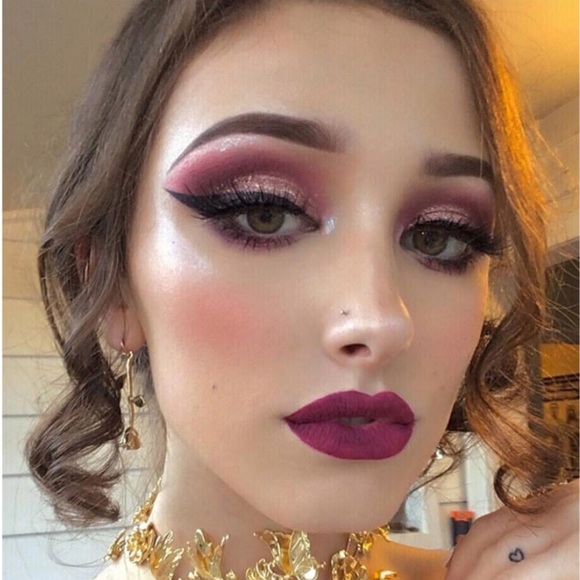 FOMO Matte Velvet Liquid Lipstick by Hola Neon - Picture 5 of 7